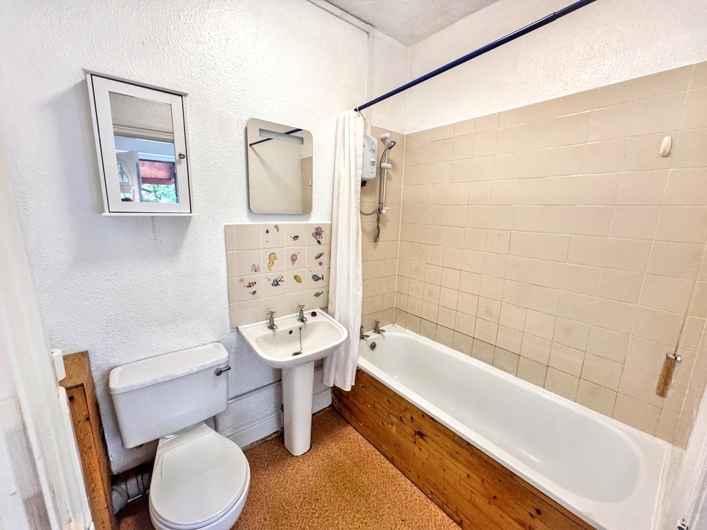 Rear Studio Bath T202602191606.jpg
