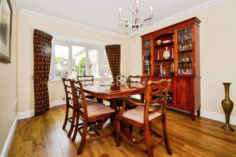 4 bedroom detached house for sale, Jays Close, Bricket Wood, St. Albans