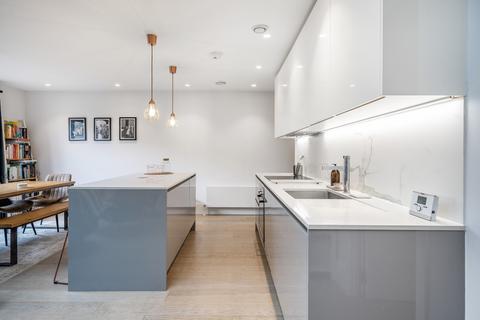 2 bedroom flat to rent, Waylett Place, London, SE27
