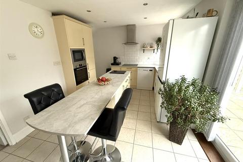 undefined, Stonelea Close, Chippenham
