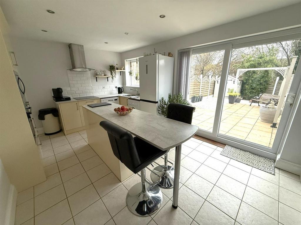 Kitchen / Breakfast Room