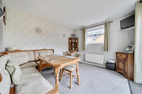 undefined, Pampas Close,  Carterton,  OX18