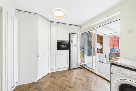 undefined, Kempton Grove, Cheltenham, Gloucestershire, GL51