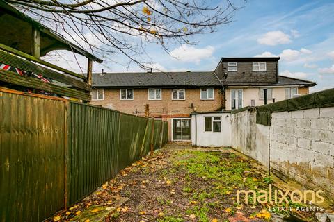 undefined, Belgrave Walk, Mitcham CR4