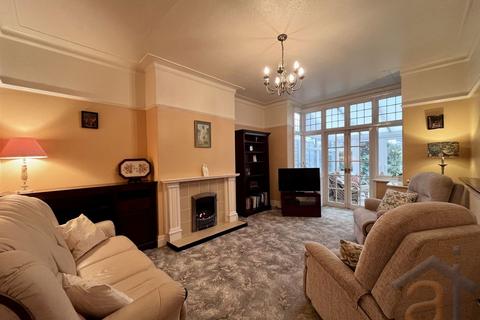 4 bedroom semi-detached house for sale, Chester Avenue, Southport, PR9 7ET