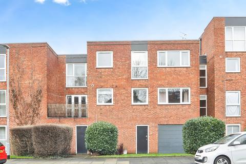 Lidgett Park Court, Leeds