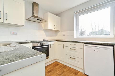 2 bedroom flat for sale, Lidgett Park Court, Leeds