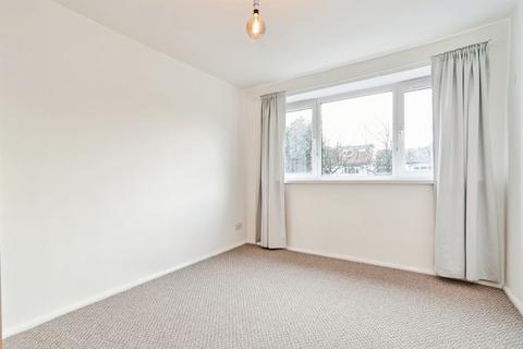 2 bedroom flat for sale, Lidgett Park Court, Leeds