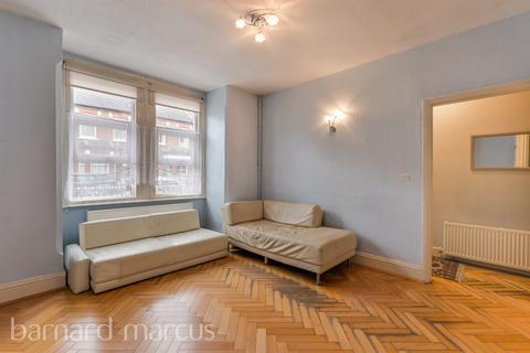 3 bedroom end of terrace house for sale, Brathway Road, London