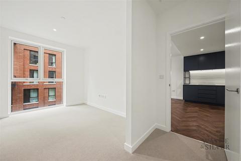 2 bedroom apartment to rent, Parkview Avenue, Brent Cross, NW2