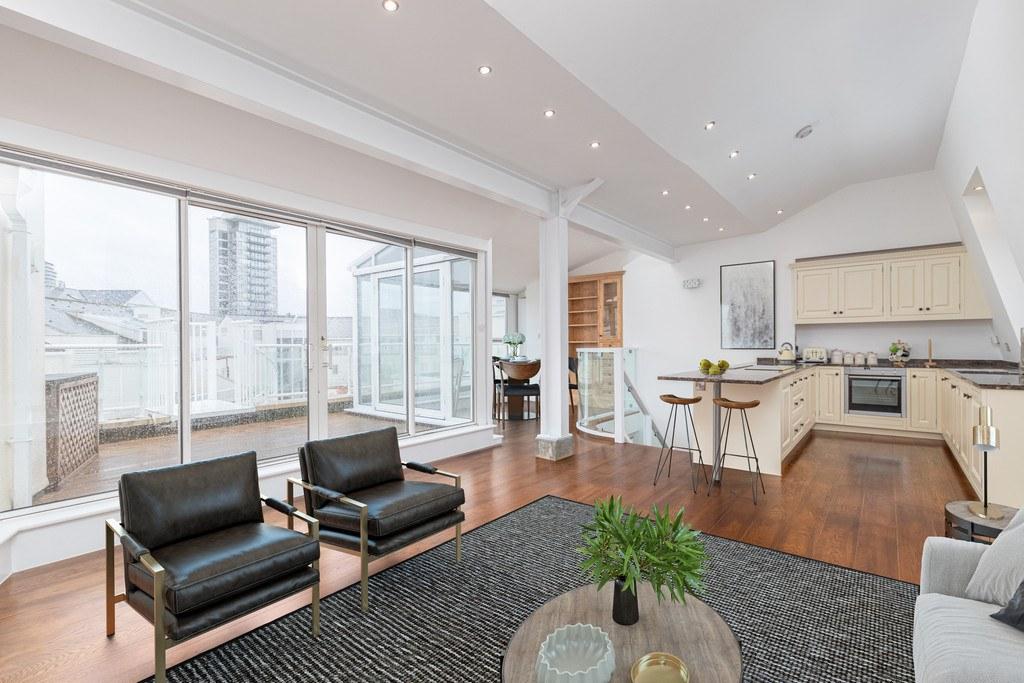 2 bed flat for sale Carlyle Court, Chelsea Harbou