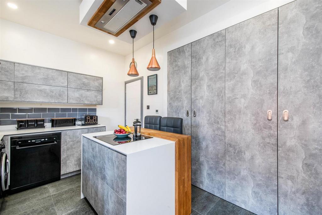 Kitchen/Breakfast Room