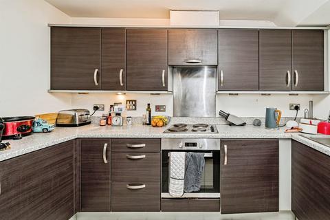 2 bedroom flat for sale, Eaton Avenue, Slough