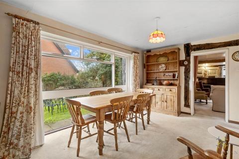 undefined, Evesham WR11