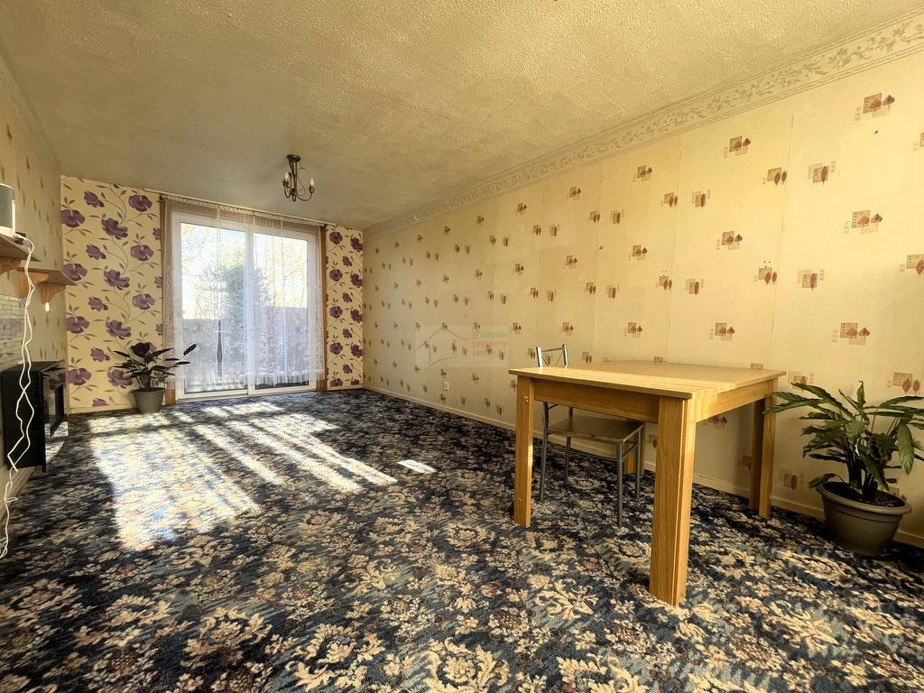 Lounge a.JPG