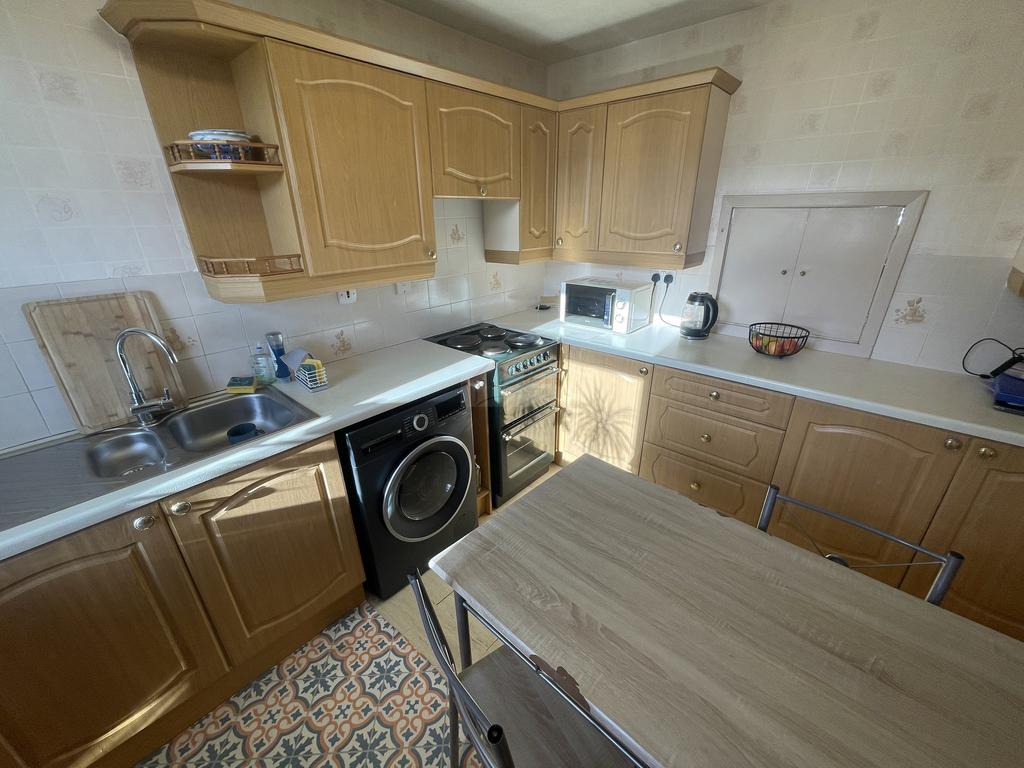 Kitchen b.JPG