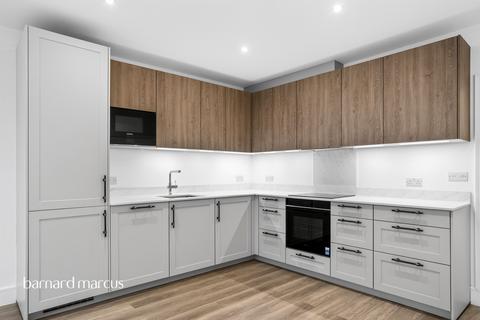 3 bedroom apartment for sale, Chase Side, London, N14