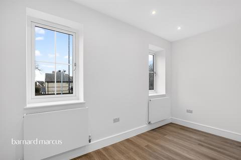 3 bedroom apartment for sale, Chase Side, London, N14