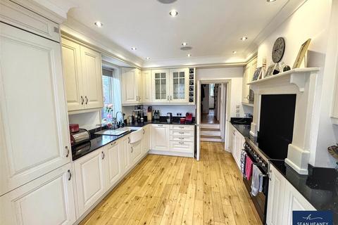5 bedroom semi-detached house for sale, Park Road, Barnet EN4