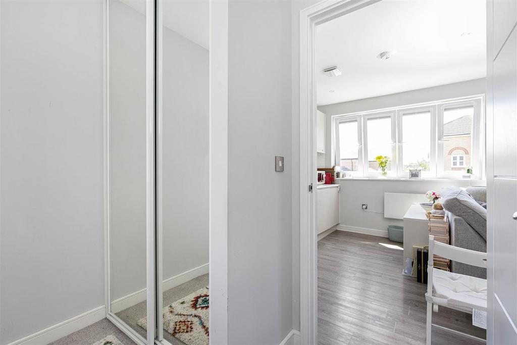 D D - Flat 6 Vivienne House - 3.jpg