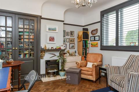 4 bedroom detached house for sale, First Avenue, Newhaven BN9