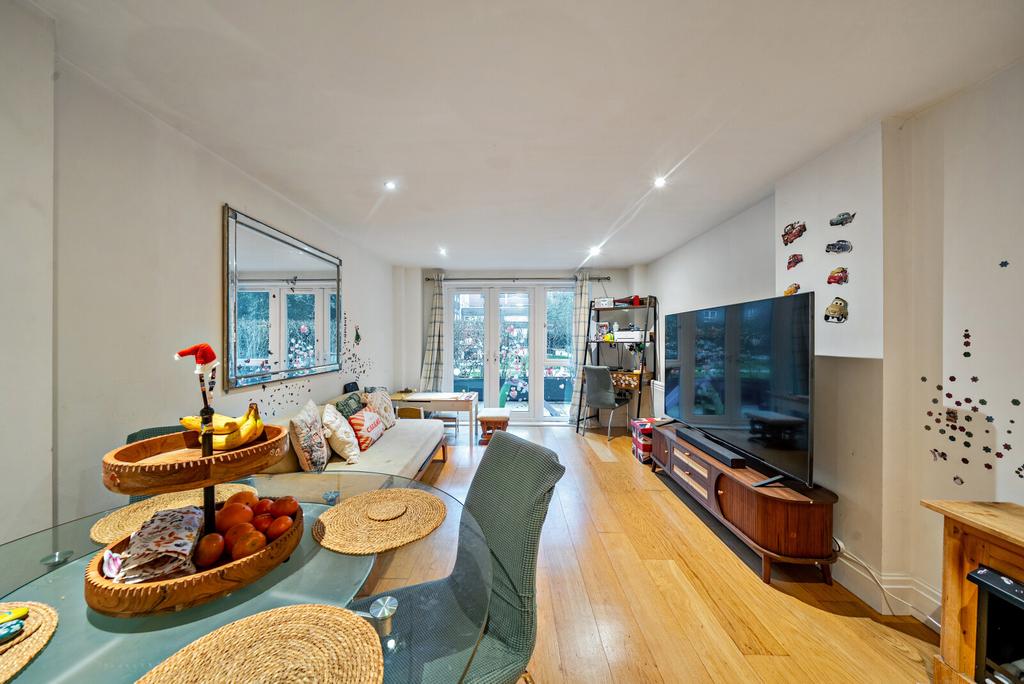 Sitting/Dining Room