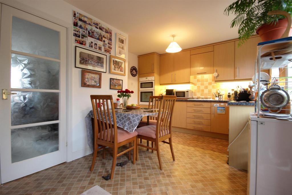 Dining kitchen