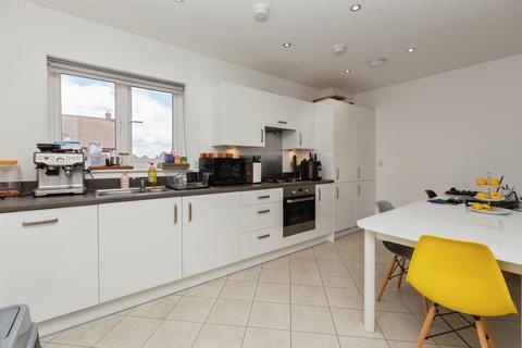2 bedroom apartment for sale, Purssell Road, Weston Turville, Aylesbury
