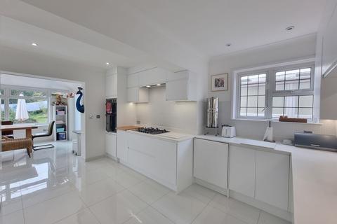 4 bedroom detached house for sale, Third Avenue, Newhaven