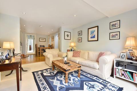 2 bedroom flat to rent, London W14