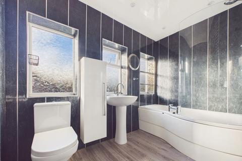 4 bedroom semi-detached house for sale, Goswick Drive, Redhouse Farm, Gosforth, NE3