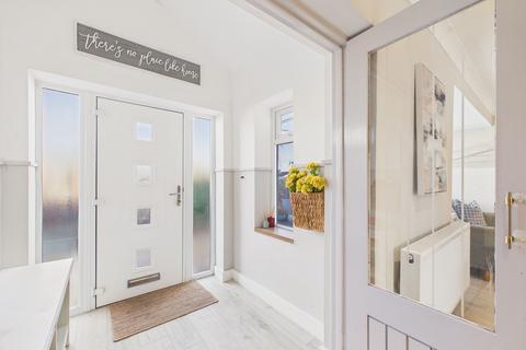 4 bedroom semi-detached house for sale, Goswick Drive, Redhouse Farm, Gosforth, NE3