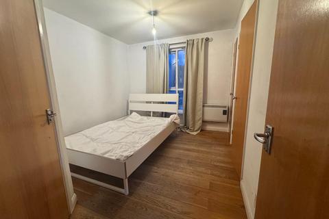 2 bedroom flat to rent, Church Road, Acton