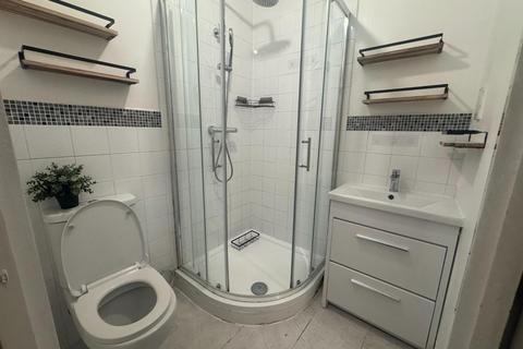 2 bedroom flat to rent, Church Road, Acton