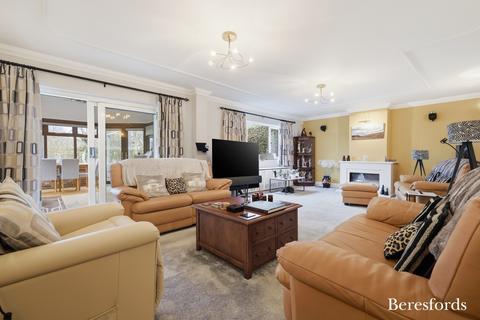 4 bedroom bungalow for sale, Maldon Road, Tiptree, CO5