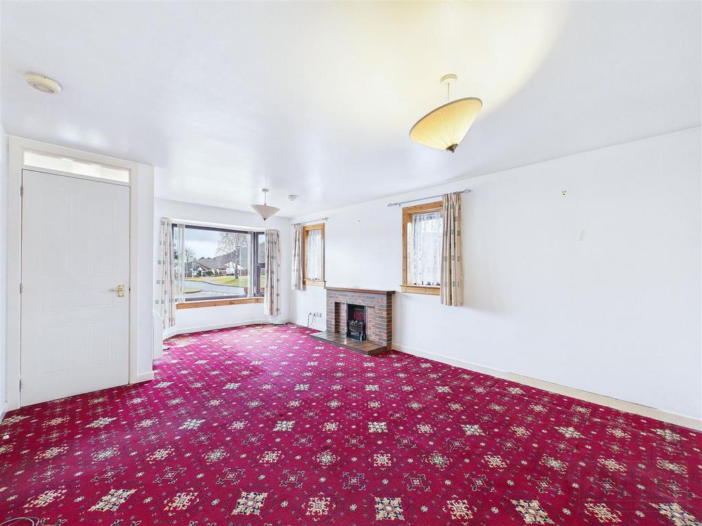 Sitting Room & Dining Area