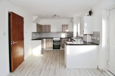 3 bedroom semi-detached house to rent, Dutch Barn Close, Lancashire PR7