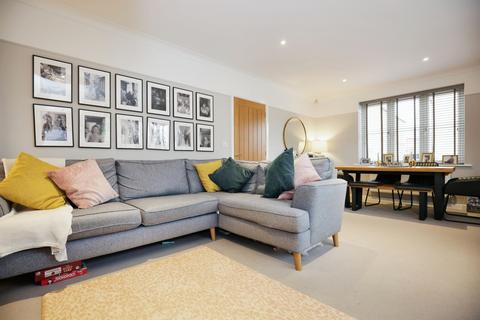 4 bedroom detached house for sale, George Parish Road, Banbury