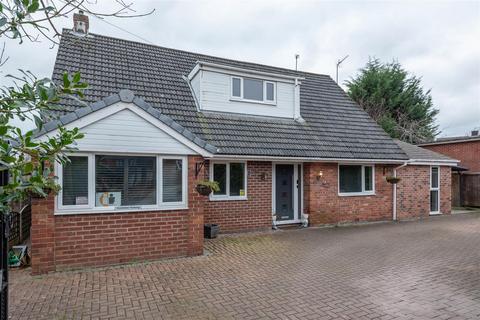 5 bedroom detached house for sale, Royal Avenue, Leyland