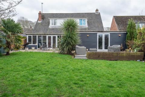 5 bedroom detached house for sale, Royal Avenue, Leyland