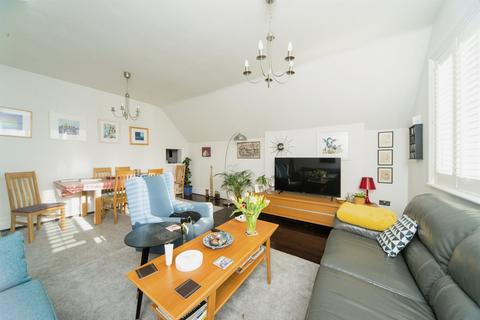 3 bedroom apartment for sale, Hastings Road, Bexhill-On-Sea