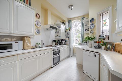 4 bedroom terraced house for sale, Trinity Road, Taunton