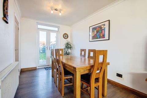 undefined, Kingswear Crescent, LEEDS