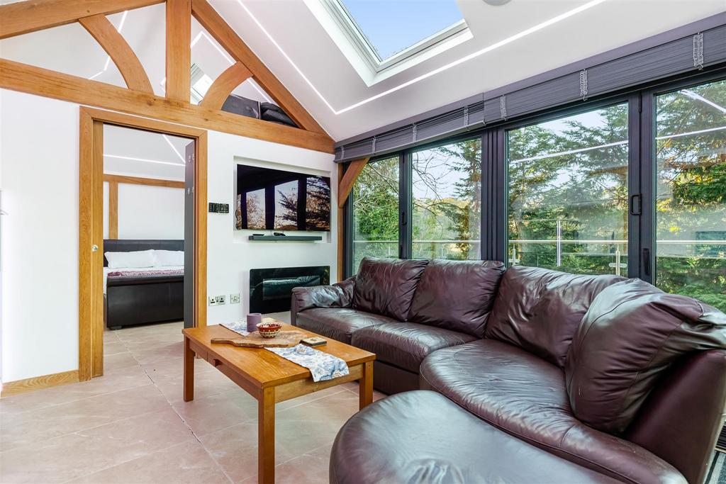 A37 - 68 Ilsham Road, Foxglove, Torquay - 251121.j
