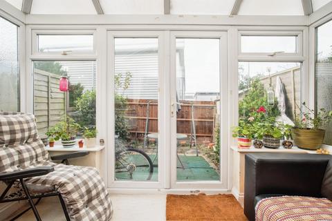 2 bedroom terraced house for sale, Norbury Avenue, Watford