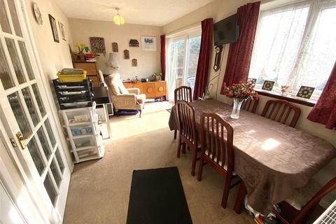3 bedroom link detached house for sale, Braemar Avenue, Stourbridge
