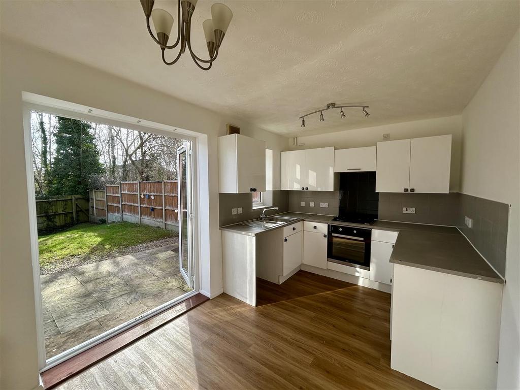 Kitchen /Dining
