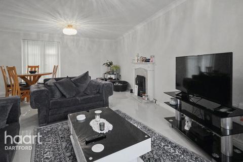 3 bedroom terraced house to rent, Prioress Crescent, Greenhithe