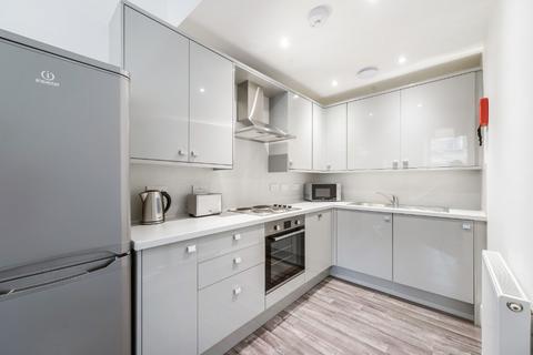 3 bedroom flat to rent, Oxford Street, Edinburgh, EH8