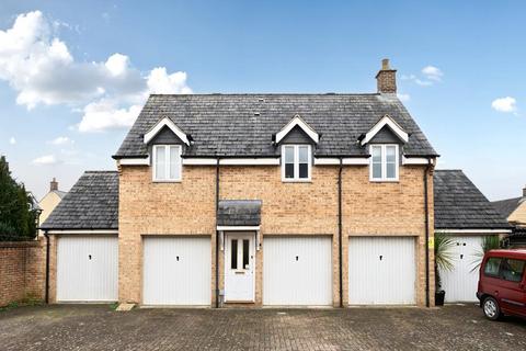 Saffron Crescent, Shilton Park, Carterton, Oxfordshire, OX18